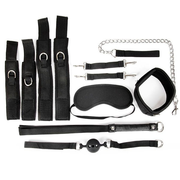 Черный текстильный набор БДСМ: наручники, оковы, ошейник с поводком, кляп, маска, плеть