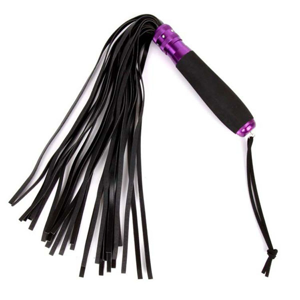 Черный флоггер с черно-фиолетовой металлической ручкой Notabu - 45 см.