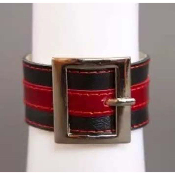 Чёрно-красный браслет с квадратной пряжкой